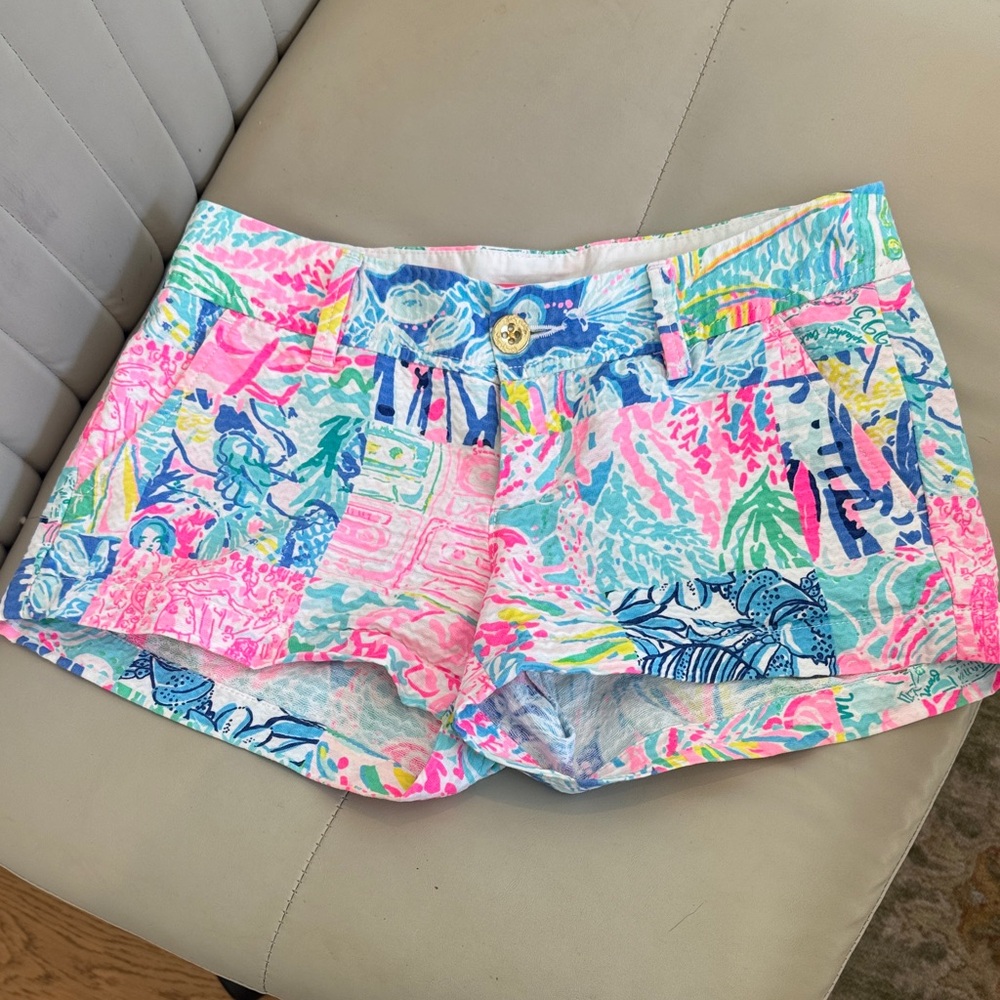 Lilly Pulitzer Walsh Shorts in Pop-Up Southern Remix